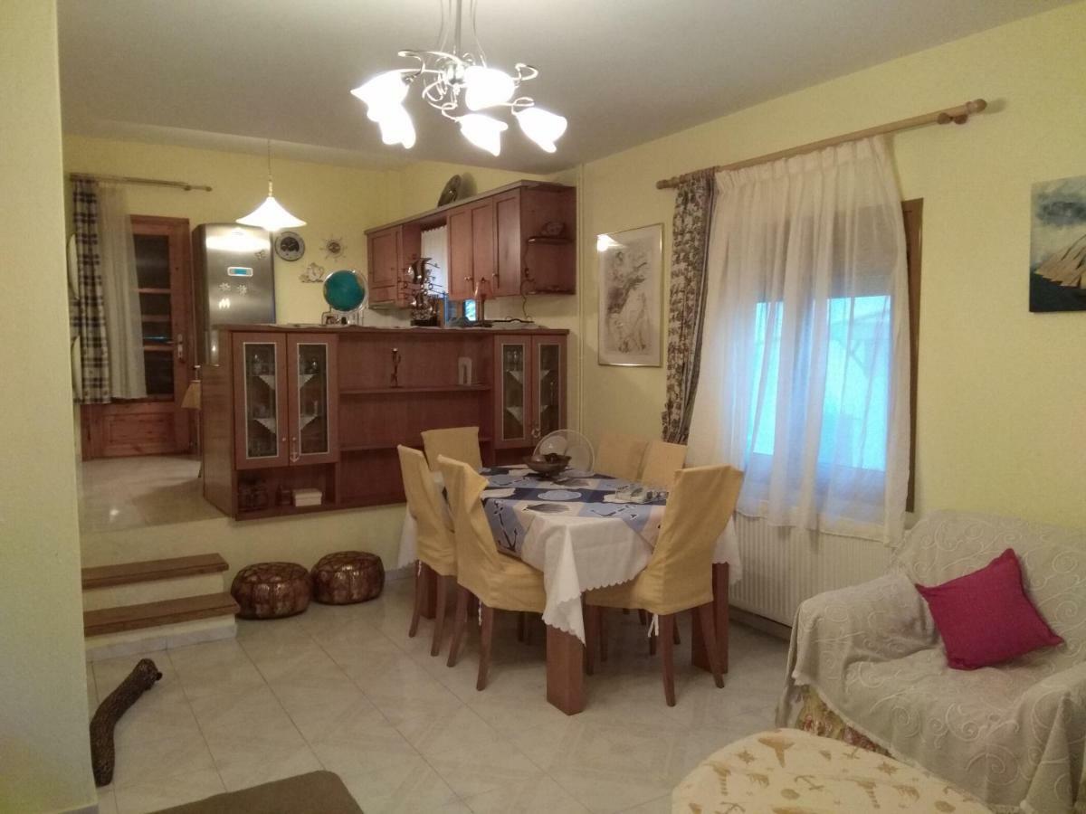 فيلا باراليا ديونيسيوفي Family Seaside House In Mouries المظهر الخارجي الصورة